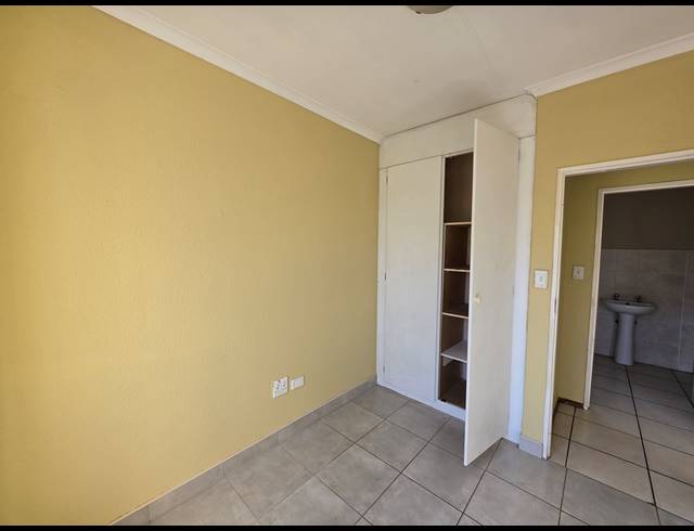 3 BEDROOM TOWNHOUSE FOR SALE IN KOSMOSDAL